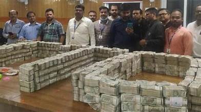 “I-T Conducts Raids on Influential Builders in Madhya Pradesh, Seizes Rs 3 Crore in Cash”